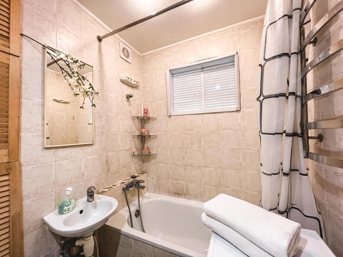 Apartment In The Center Of Киев Екстериор снимка
