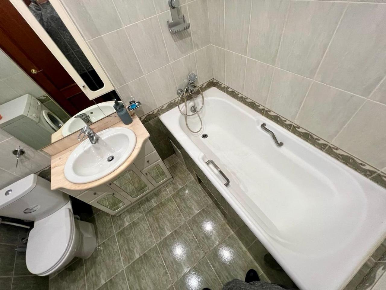 Apartment In The Center Of Киев Екстериор снимка