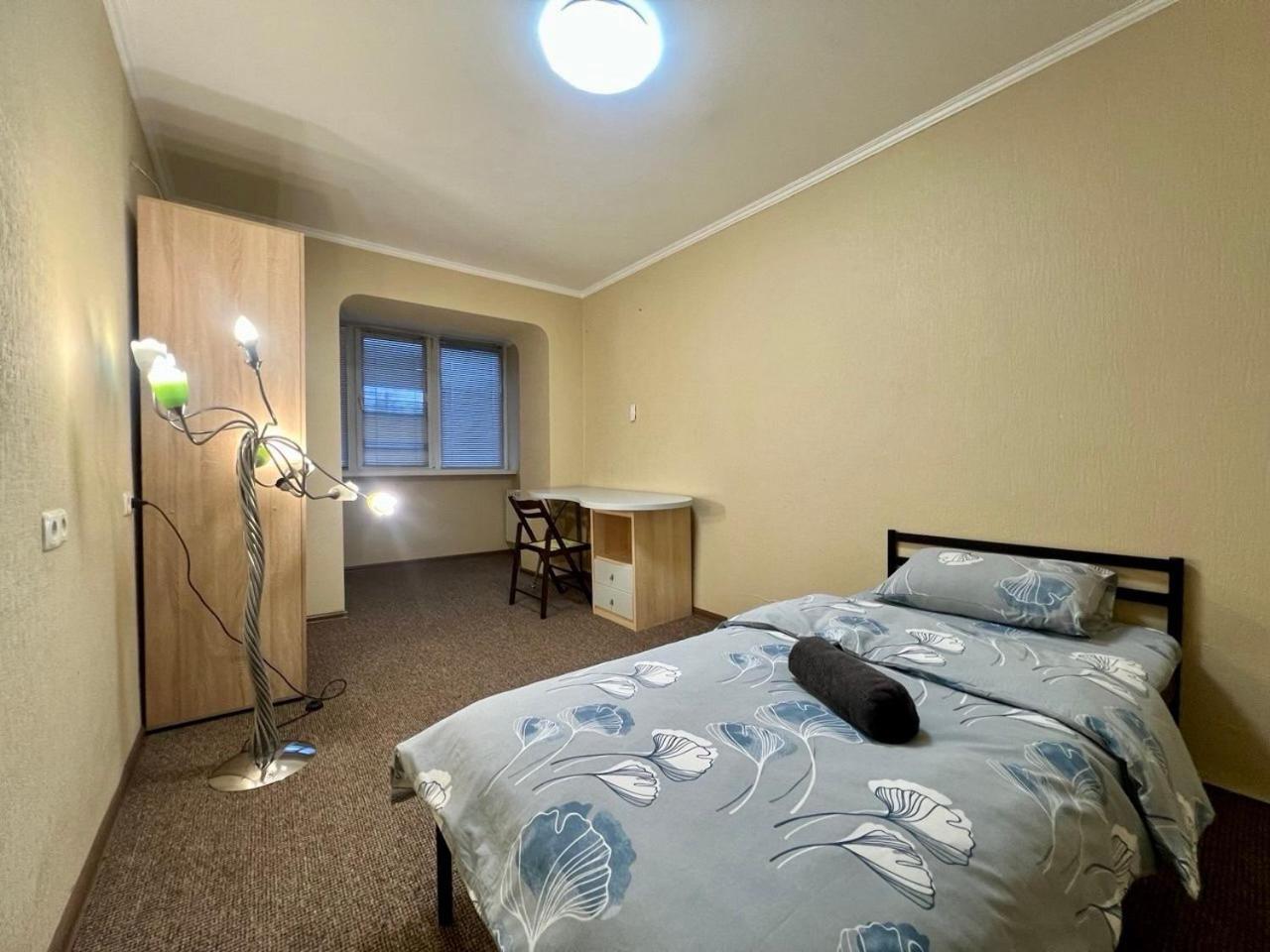 Apartment In The Center Of Киев Екстериор снимка